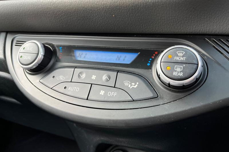 Used Toyota Yaris 2020 for sale - 77354495: Photo 32