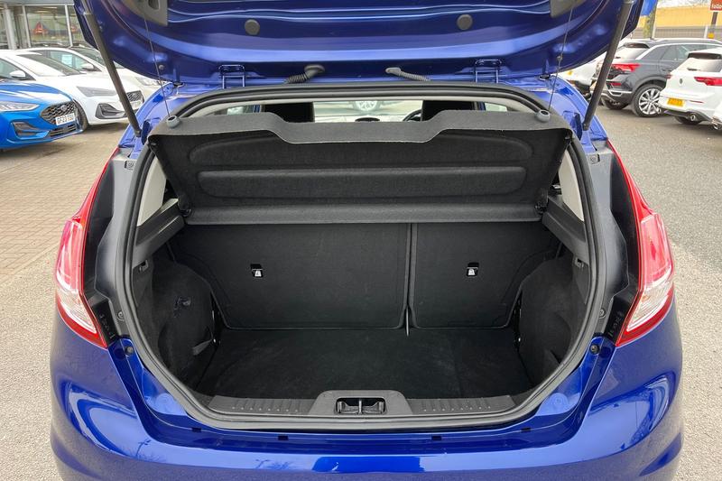 Used Ford Fiesta 2015 for sale - 77989113: Photo 21