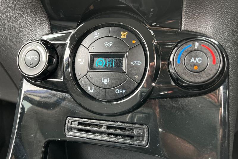 Used Ford Fiesta 2015 for sale - 77989113: Photo 34