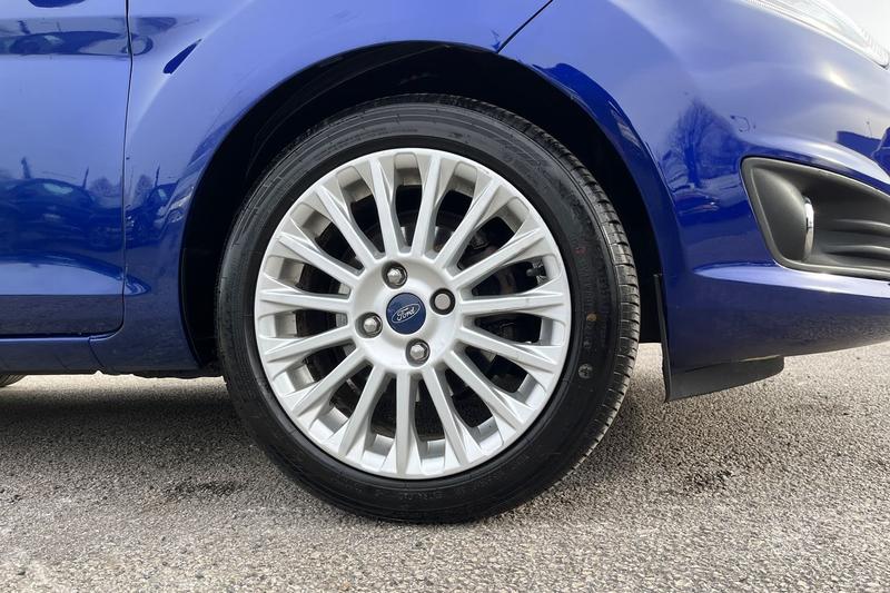 Used Ford Fiesta 2015 for sale - 77989113: Photo 8