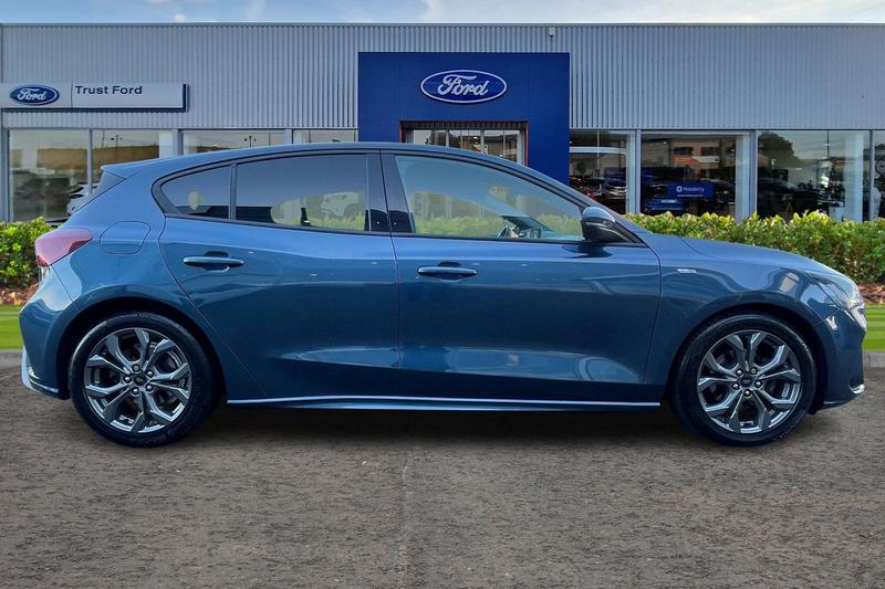 Used Ford Focus 2023 for sale - 76835488: Photo 3