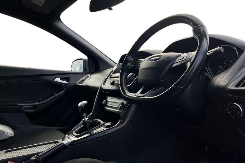 Used Ford Focus 2017 for sale - 77128254: Photo 9