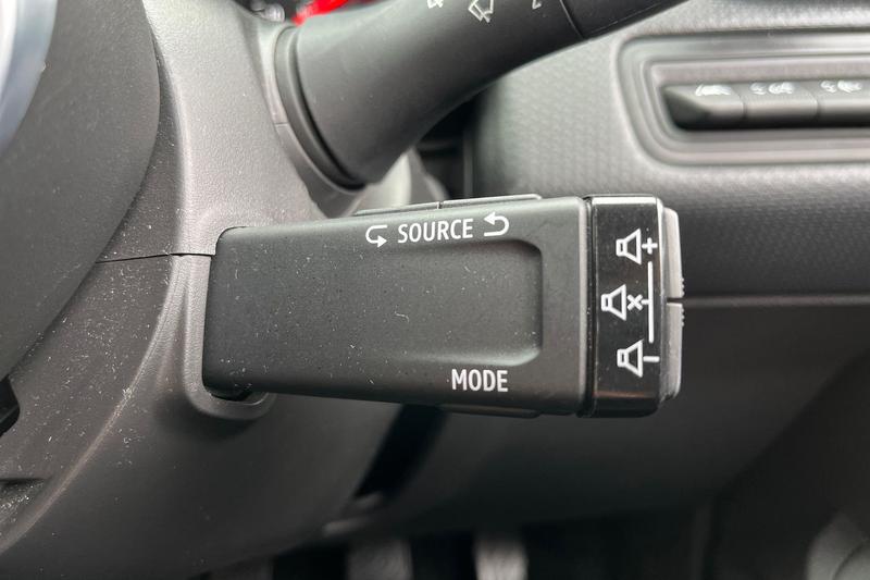 Used Renault Clio 2020 for sale - 76089579: Photo 37
