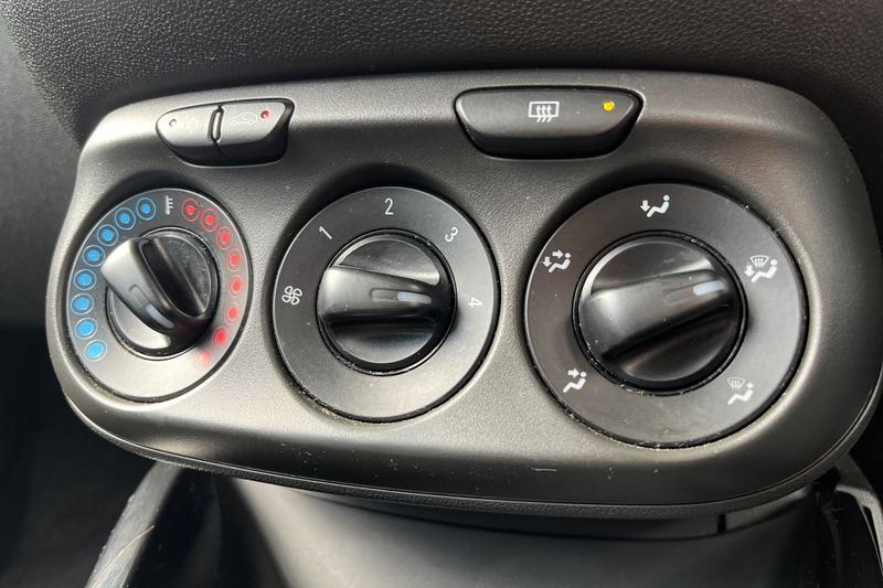 Used Vauxhall ADAM 2017 for sale - 78087867: Photo 32