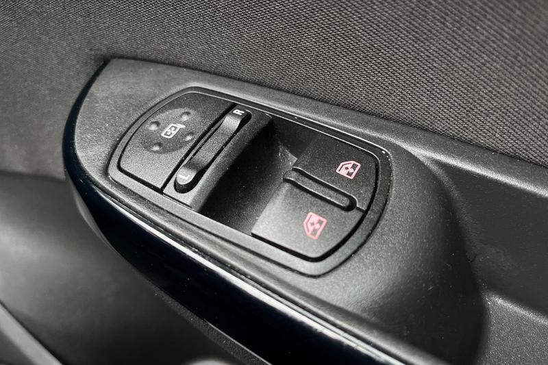 Used Vauxhall Corsa 2018 for sale - 77450369: Photo 16