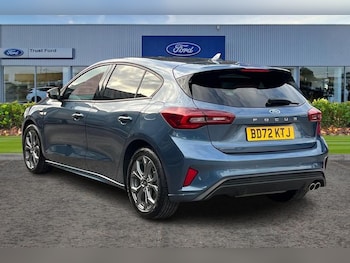 Used Ford Focus 2023 for sale - 76142570: Photo 2