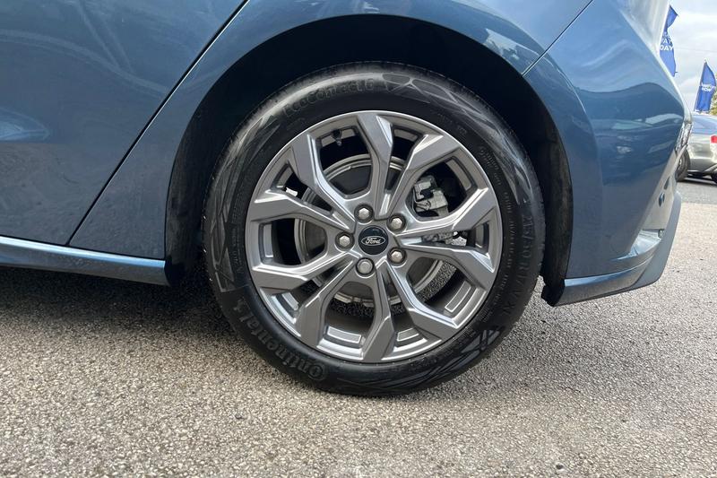 Used Ford Focus 2023 for sale - 76142570: Photo 8