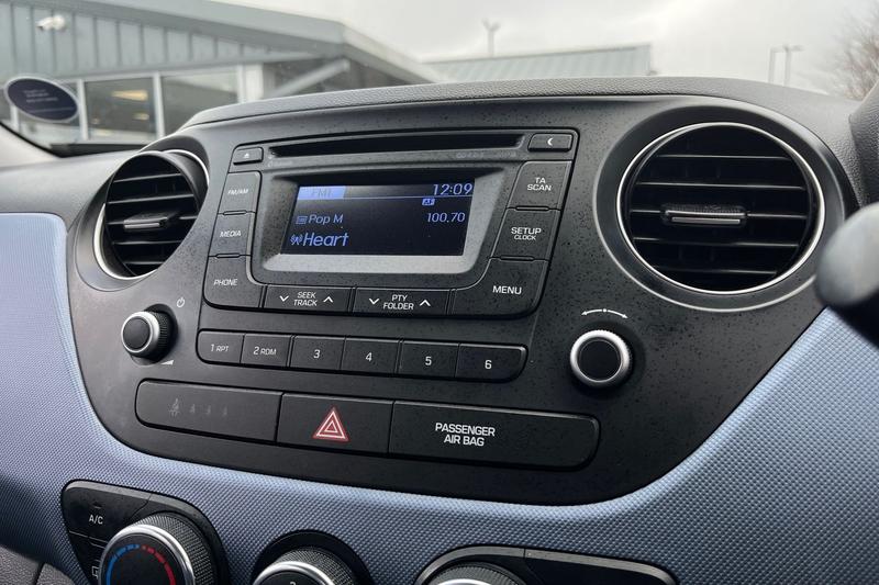 Used Hyundai i10 2014 for sale - 77435119: Photo 27