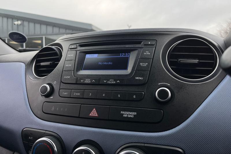 Used Hyundai i10 2014 for sale - 77435119: Photo 28