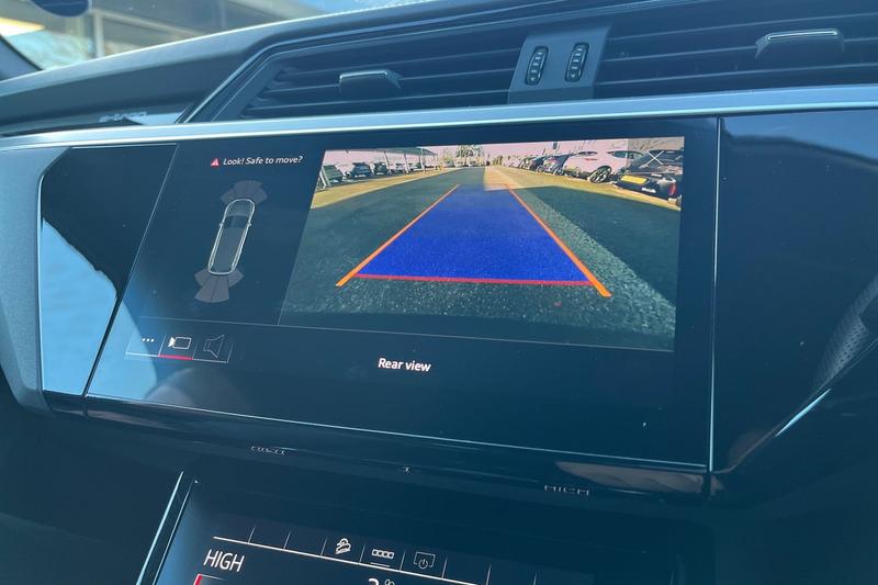 Used Audi e-tron 2021 for sale - 76782209: Photo 32