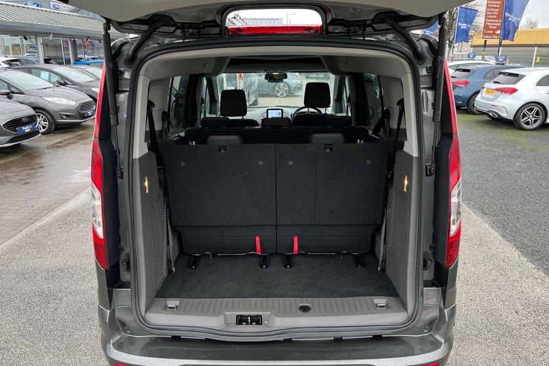 Used Ford Grand Tourneo Connect 2019 for sale - 76949174: Photo 21
