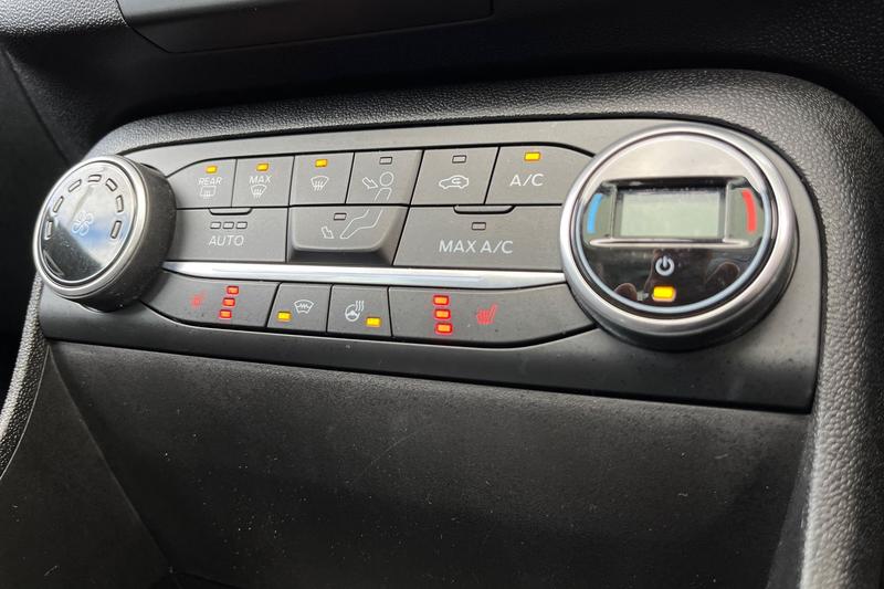 Used Ford Fiesta 2018 for sale - 76255336: Photo 32