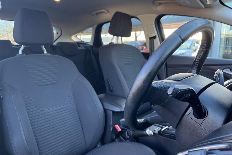Used Ford Focus 2017 for sale - 76949169: Photo 17