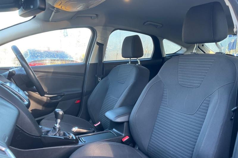 Used Ford Focus 2017 for sale - 76949169: Photo 19