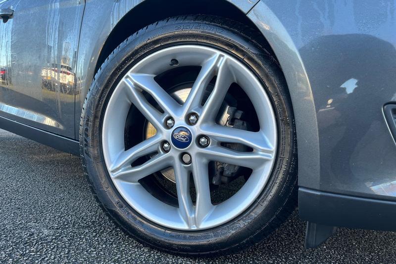 Used Ford Focus 2017 for sale - 76949169: Photo 8