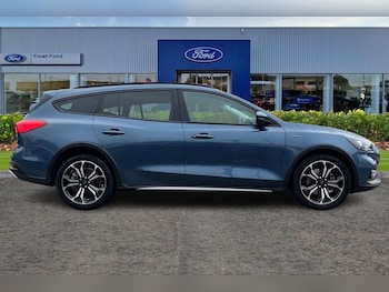 Used Ford Focus 2020 for sale - 75995330: Photo 3