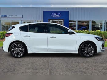 Used Ford Focus 2022 for sale - 76244833: Photo 3