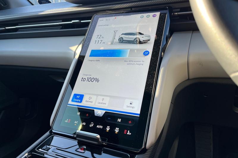 Used Ford Explorer 2025 for sale - 76640969: Photo 28