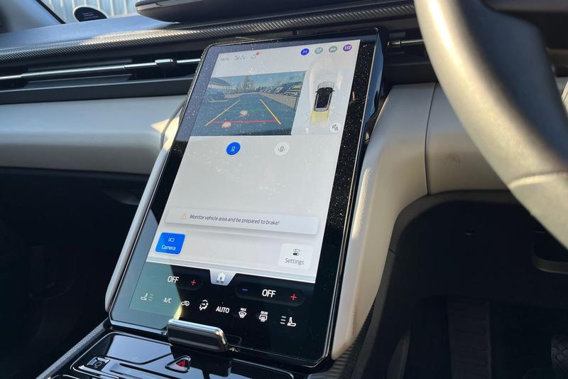 Used Ford Explorer 2025 for sale - 76640969: Photo 33