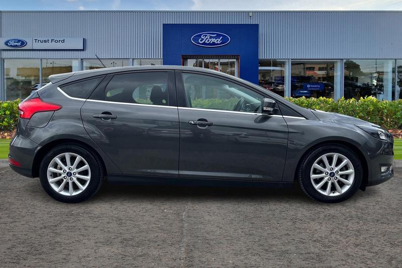 Used Ford Focus 2017 for sale - 75997386: Photo 3