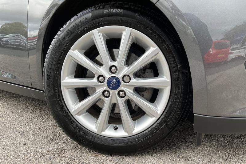 Used Ford Focus 2017 for sale - 75997386: Photo 8