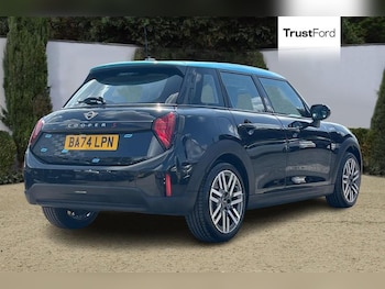Used MINI Cooper 2024 for sale - 79305199: Photo