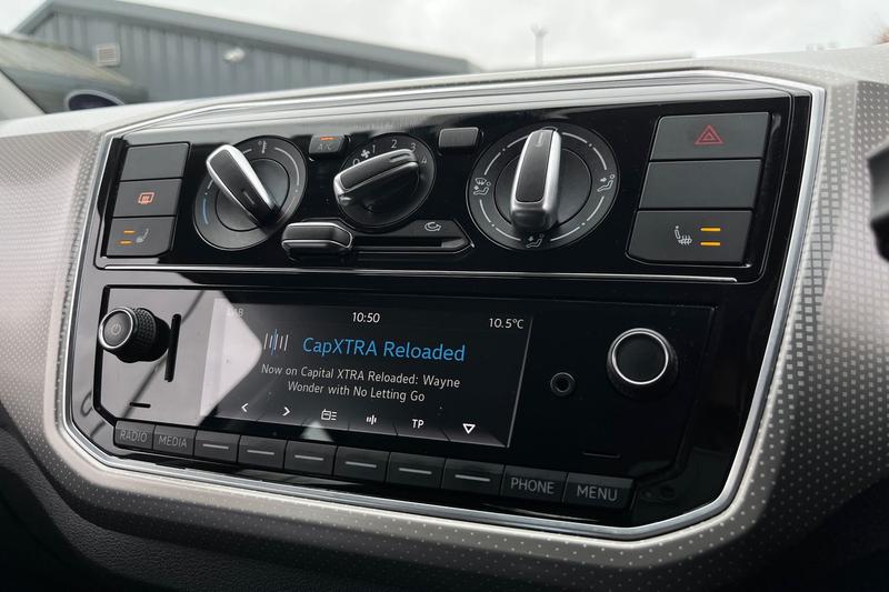 Used Volkswagen up! 2017 for sale - 76545253: Photo 31