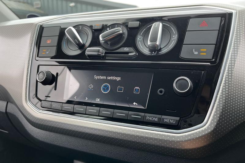 Used Volkswagen up! 2017 for sale - 76545253: Photo 35