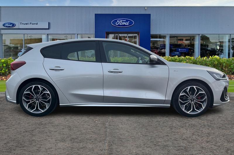 Used Ford Focus 2022 for sale - 77198947: Photo 3