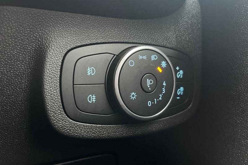 Used Ford Fiesta 2018 for sale - 77187062: Photo 24