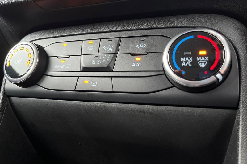 Used Ford Fiesta 2018 for sale - 77187062: Photo 32