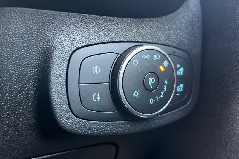 Used Ford Fiesta 2018 for sale - 76480360: Photo 24