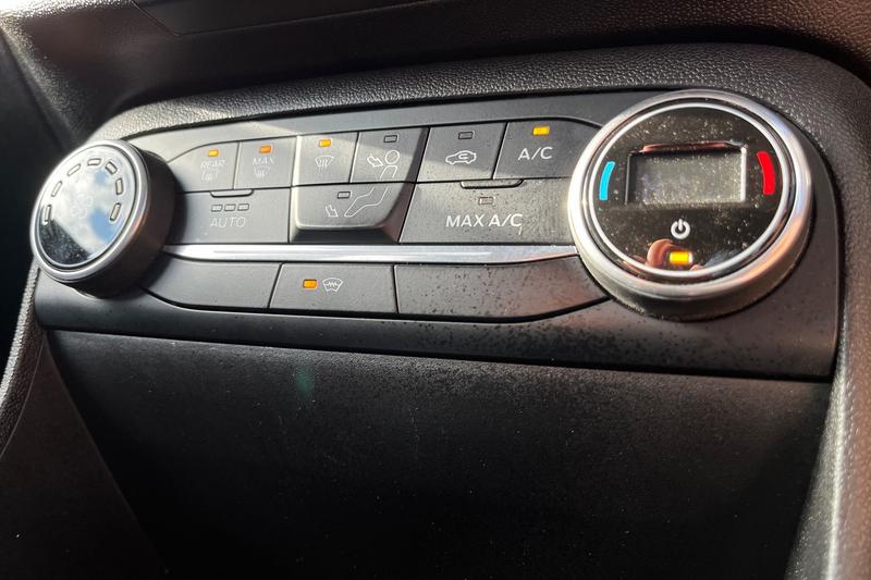 Used Ford Fiesta 2018 for sale - 76480360: Photo 32