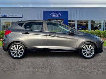 Used Ford Fiesta 2018 for sale - 76480360: Photo
