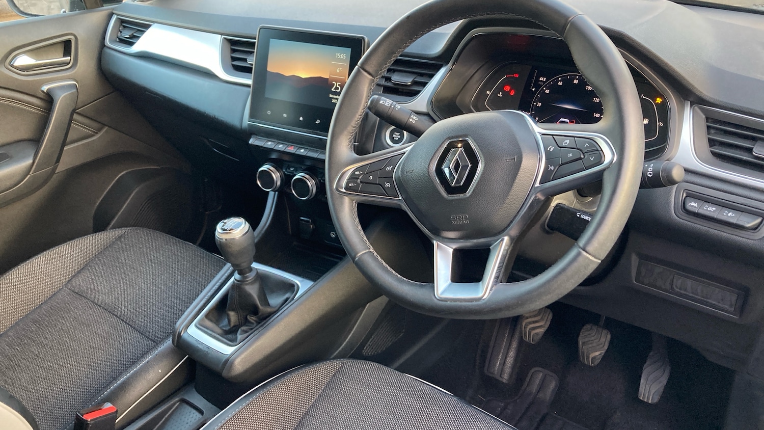 Used Renault Captur 2023 for sale - 76904892: Photo 11