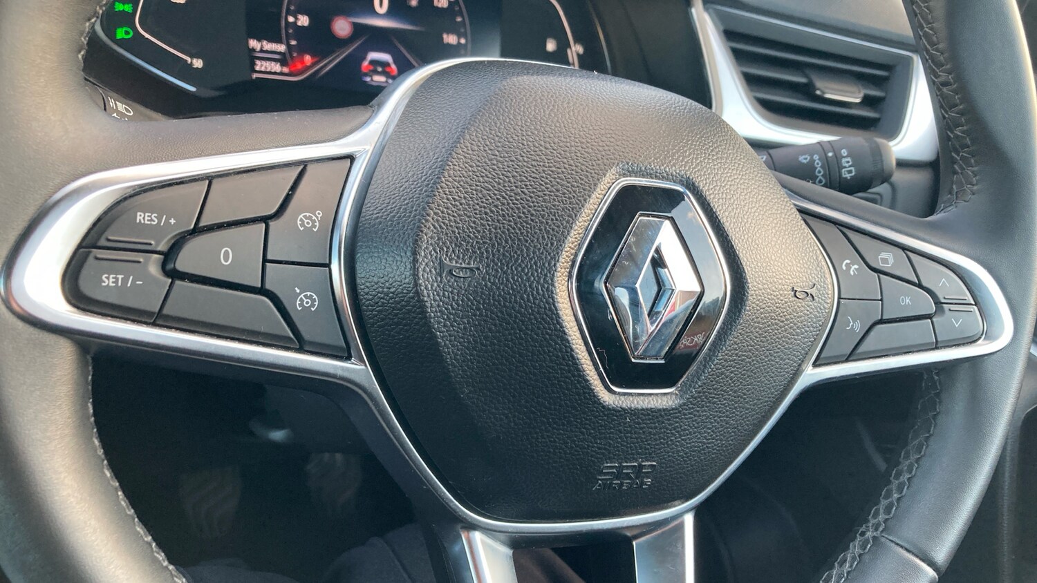 Used Renault Captur 2023 for sale - 76904892: Photo 28