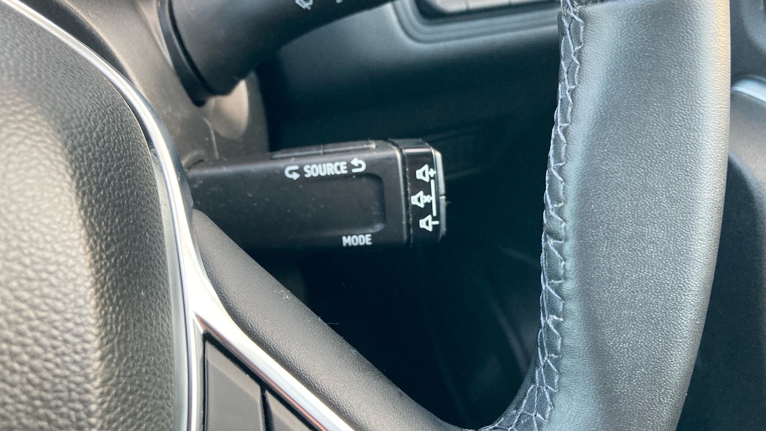 Used Renault Captur 2023 for sale - 76904892: Photo 31