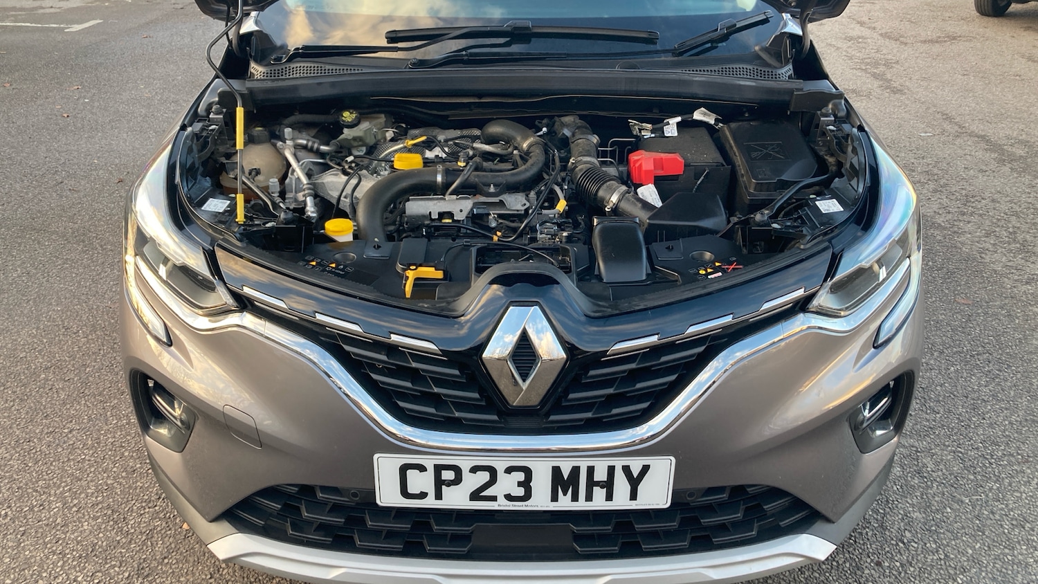 Used Renault Captur 2023 for sale - 76904892: Photo 8
