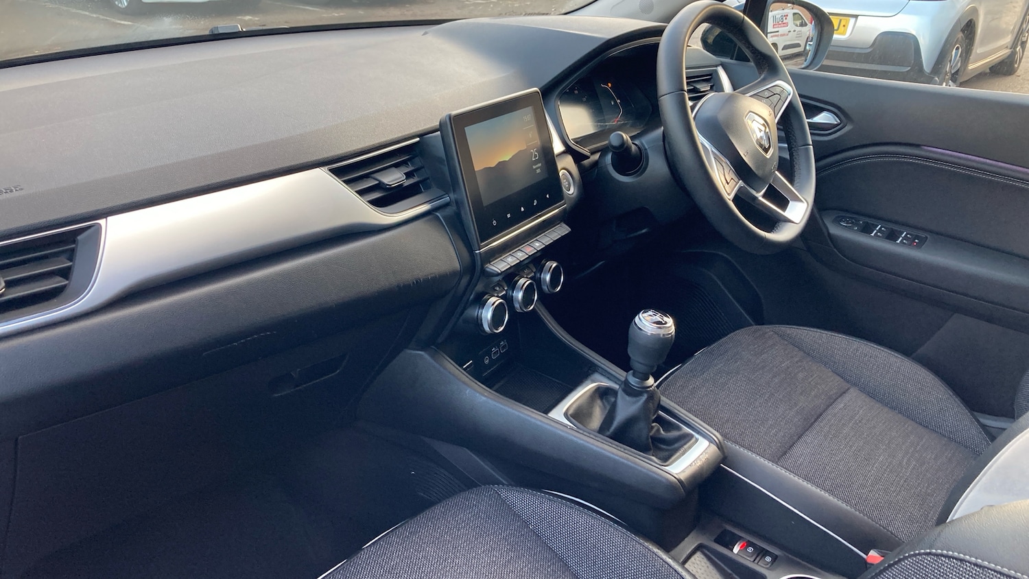 Used Renault Captur 2023 for sale - 76904892: Photo 9