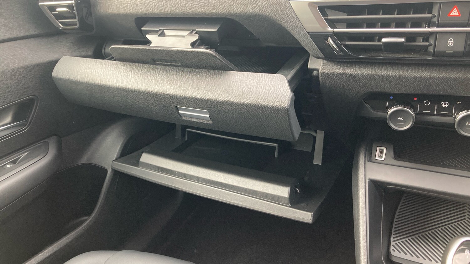 Used Citroen C4 2023 for sale - 76413212: Photo 25