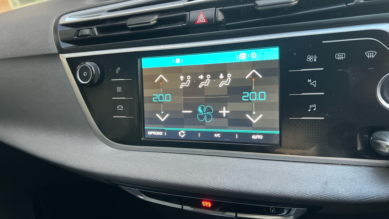 Used Citroen C4 2018 for sale - 76470893: Photo 23