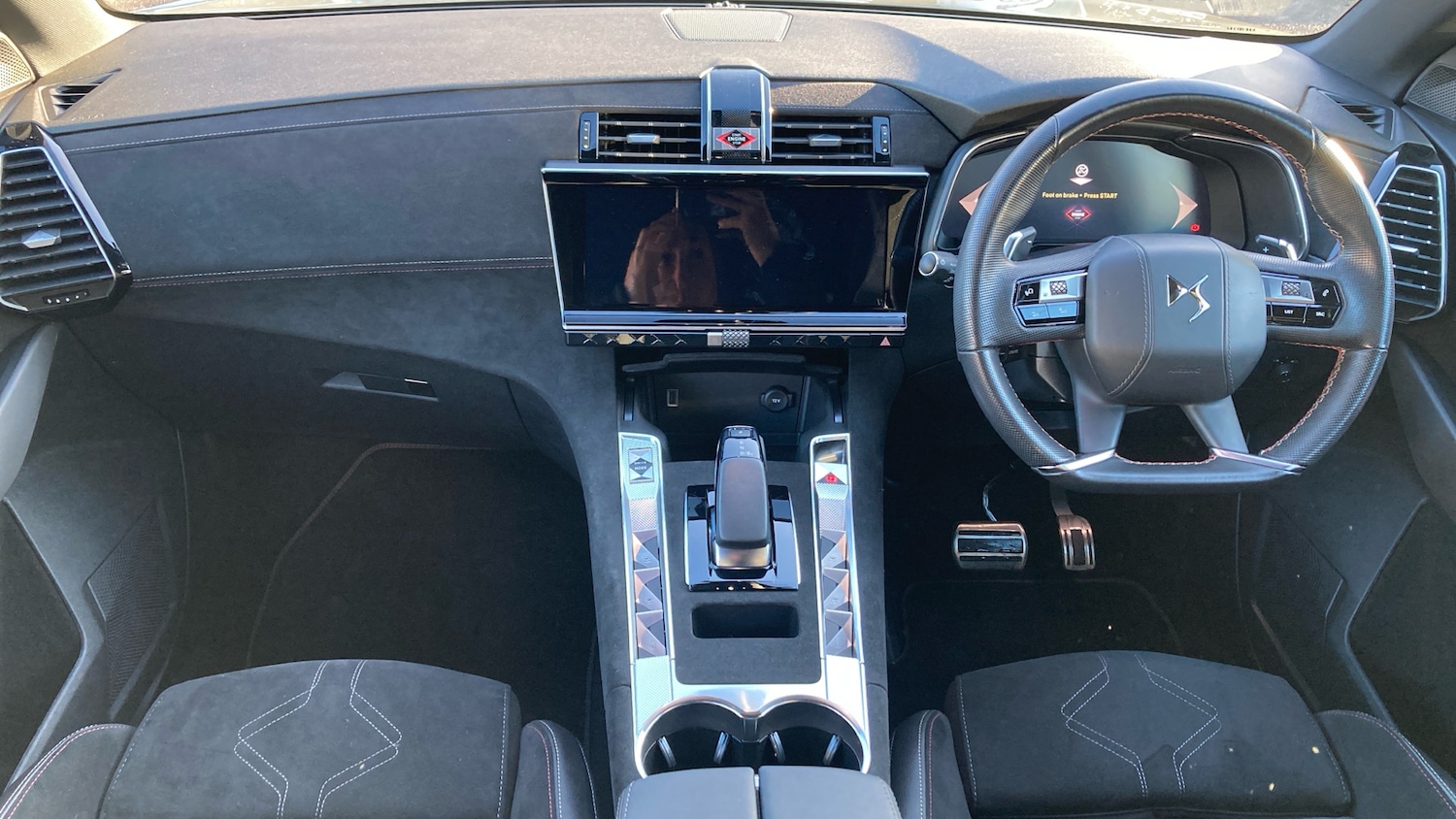 Used DS Automobiles DS 7 Crossback 2024 for sale - 76807393: Photo 10