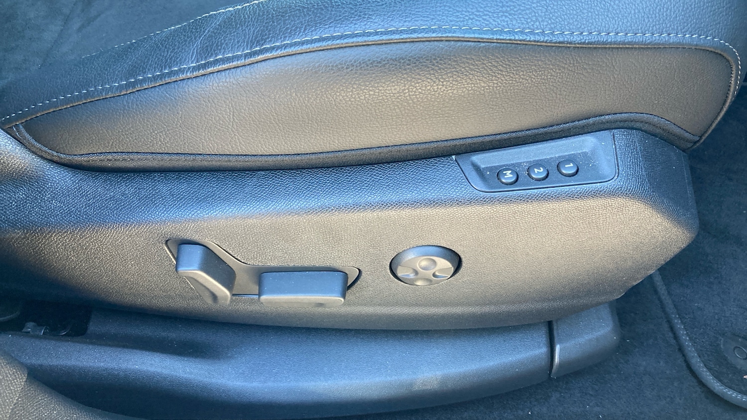 Used DS Automobiles DS 7 Crossback 2024 for sale - 76807393: Photo 37