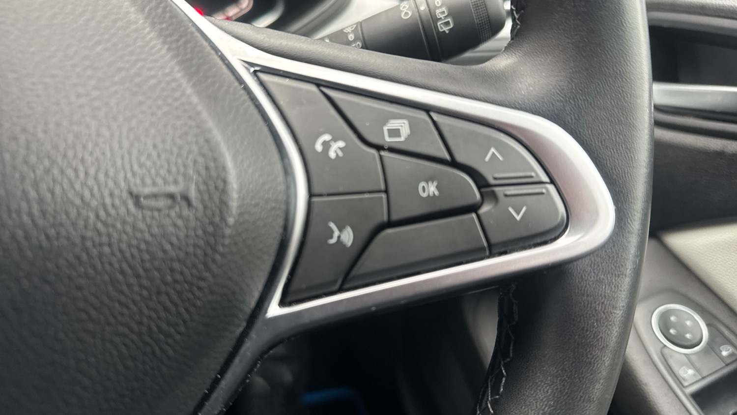 Used Renault Clio 2023 for sale - 78111930: Photo 30