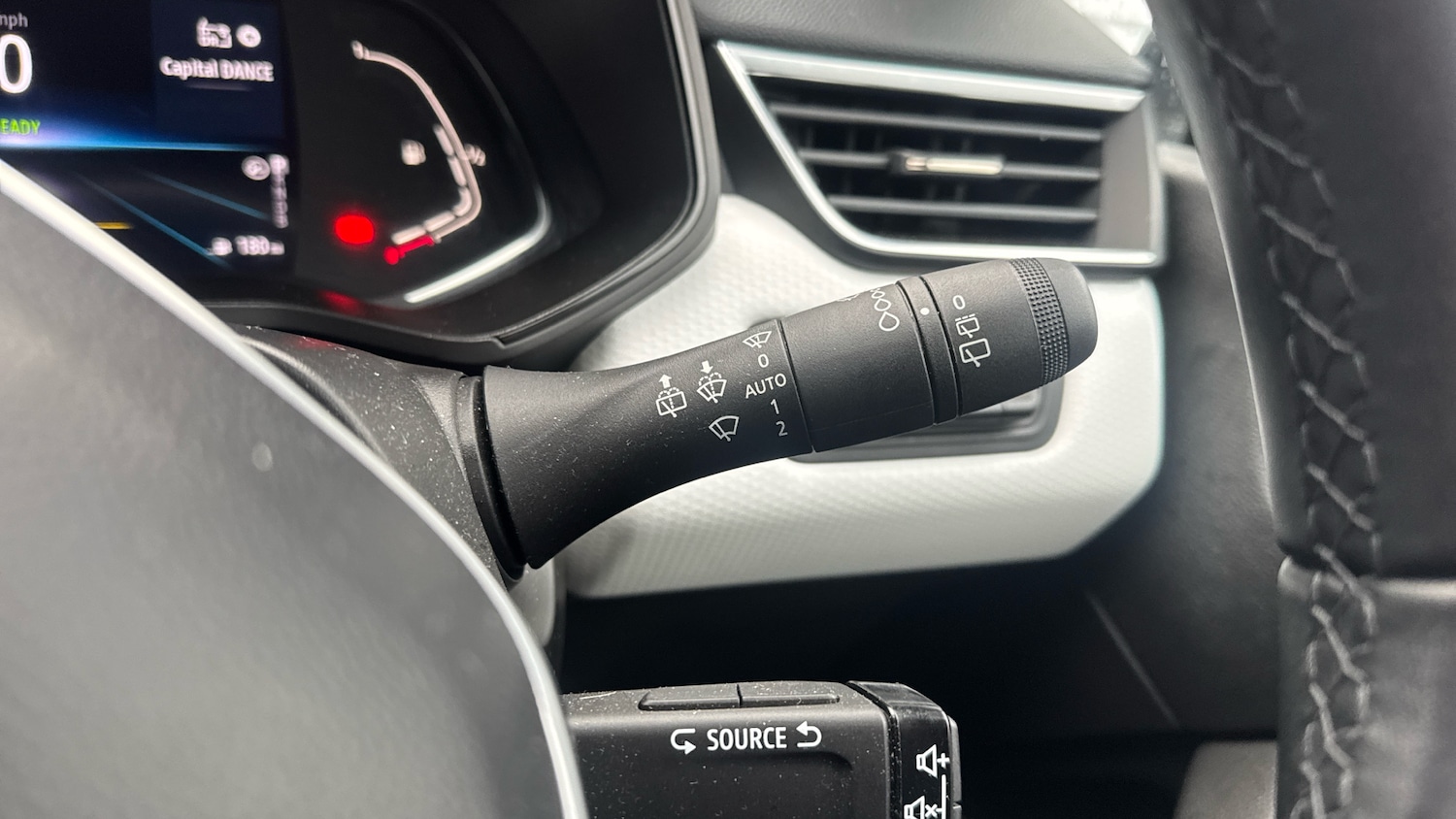 Used Renault Clio 2023 for sale - 78111930: Photo 31