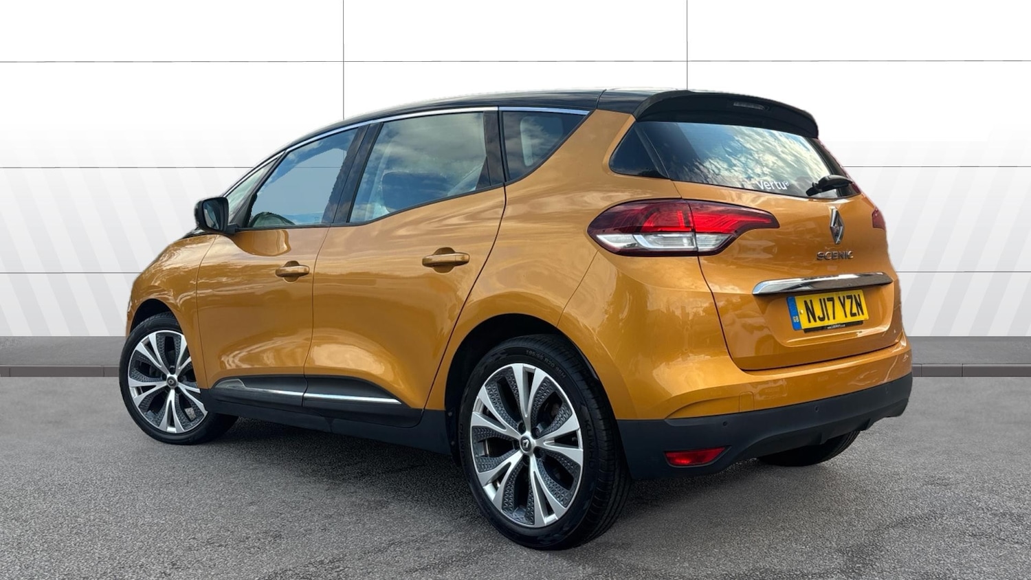 Used Renault Scenic 2017 for sale - 76193058: Photo 2