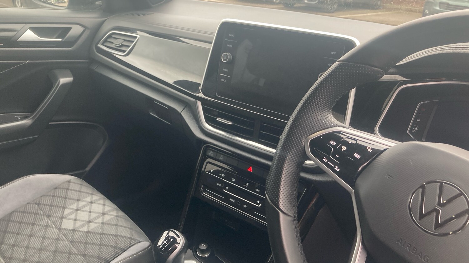 Used Volkswagen T-Roc 2022 for sale - 78144199: Photo 14