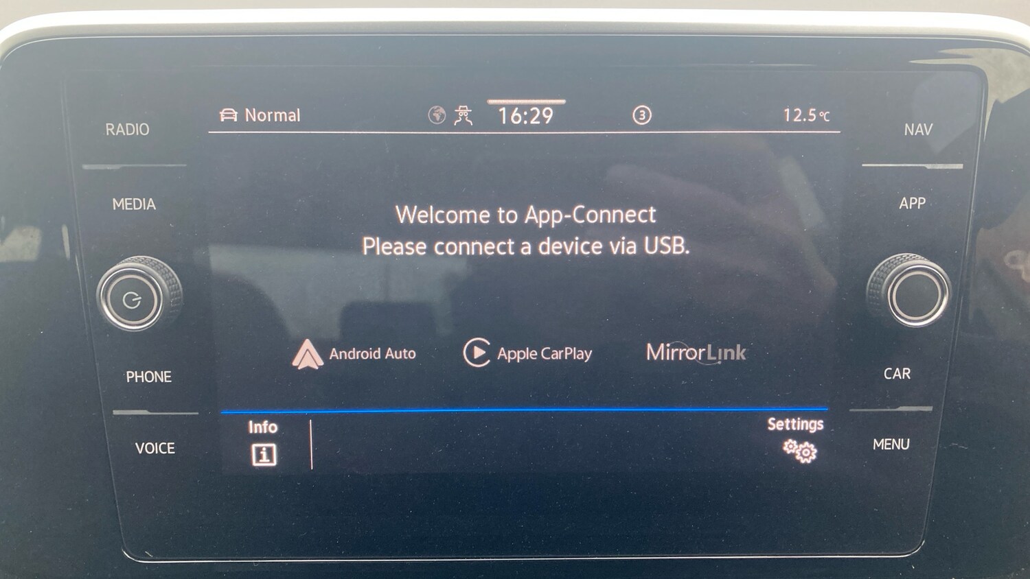 Used Volkswagen T-Roc 2022 for sale - 78144199: Photo 24