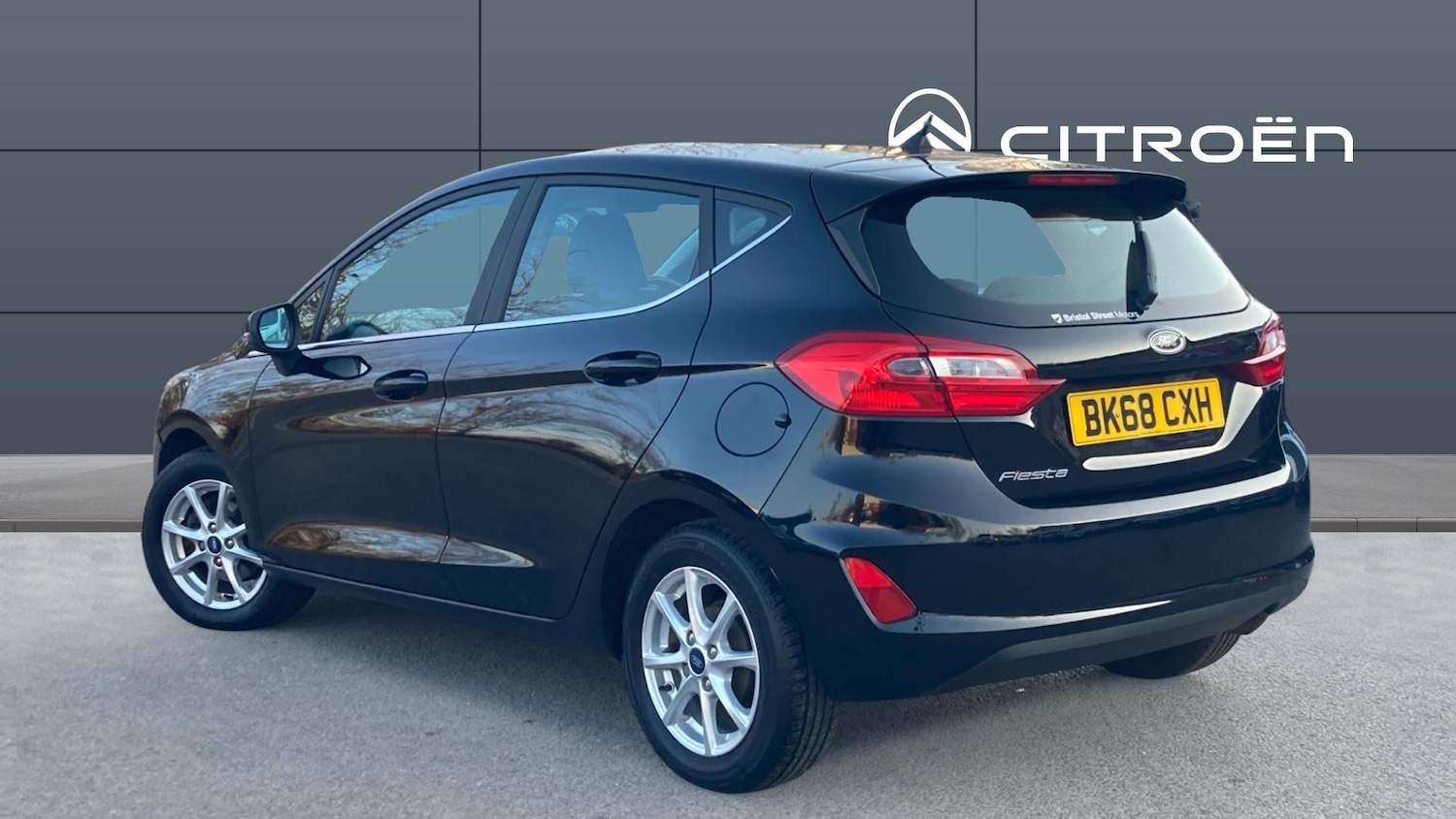 Used Ford Fiesta 2018 for sale - 77759120: Photo 2