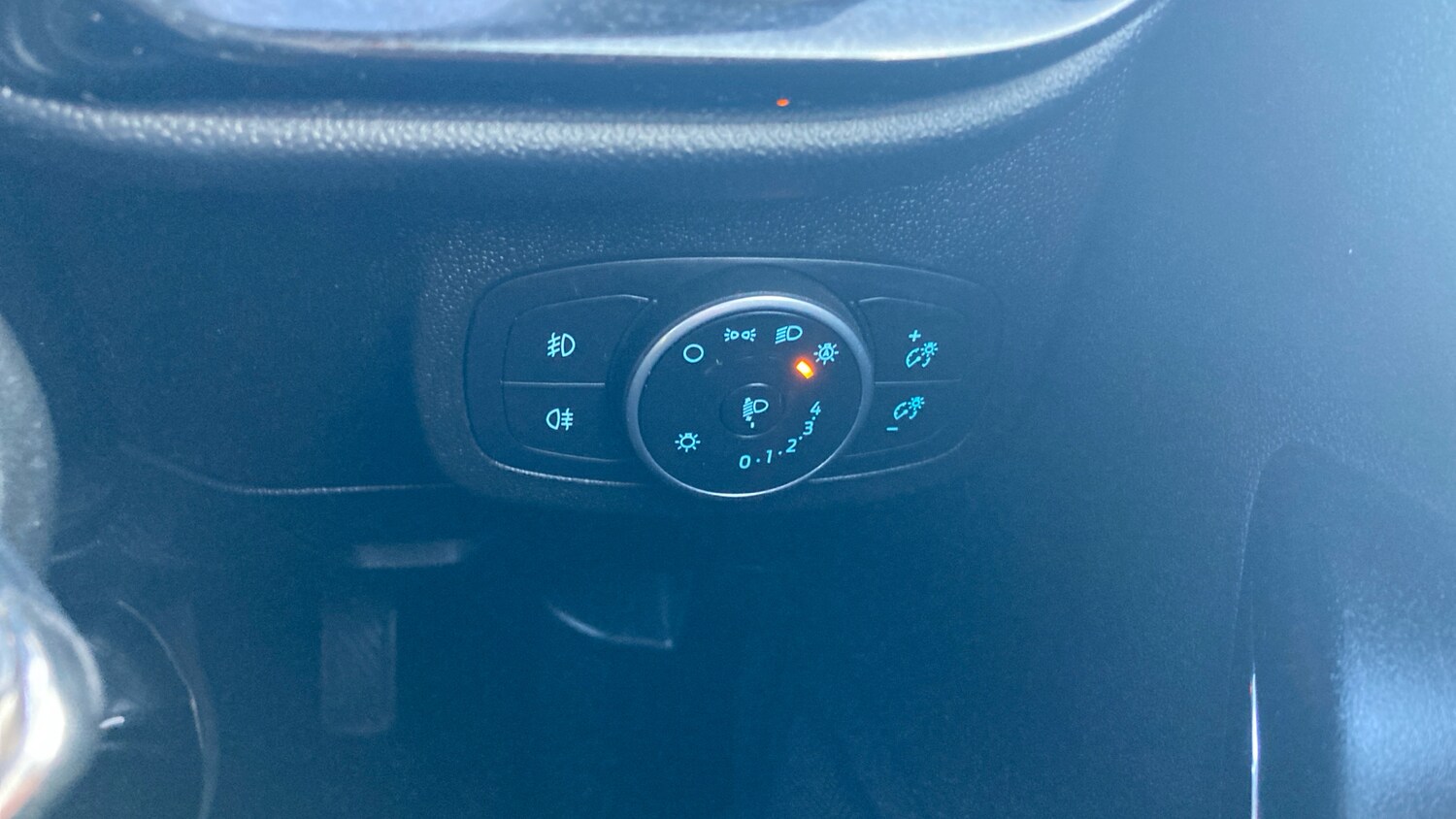 Used Ford Fiesta 2018 for sale - 77759120: Photo 24